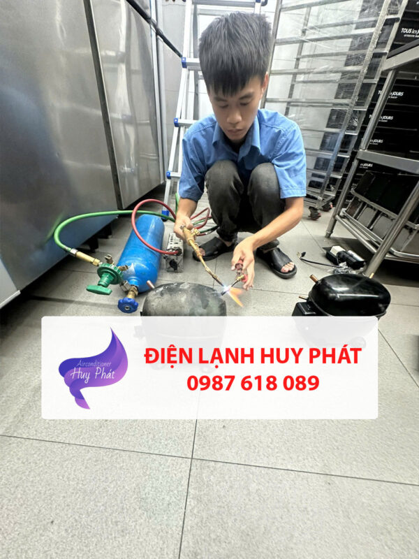 Sủa máy lạnh tại nhà Dĩ An Bình Dương