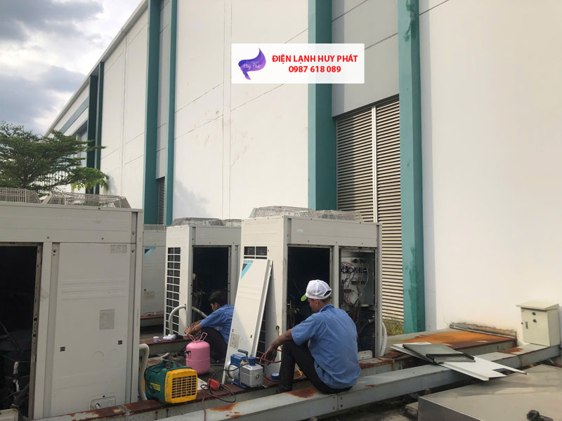 Điện lạnh Huy Phát - Thay dàn lạnh công ty UMC Đại Đăng Bình Dương