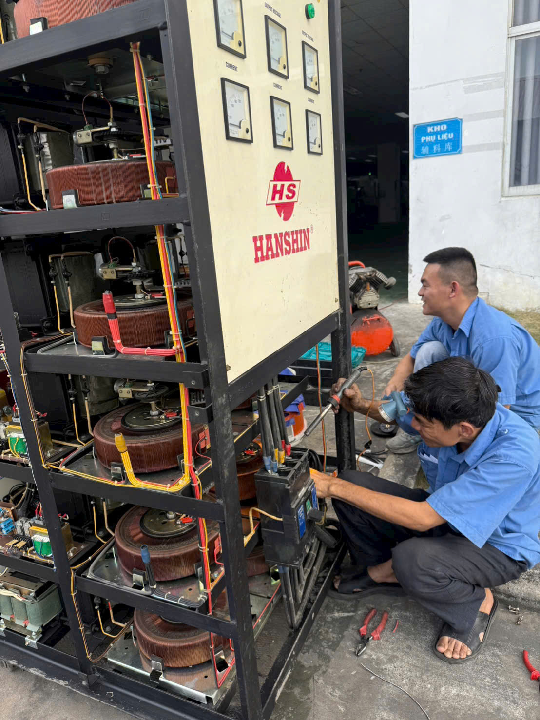 Điện lạnh Huy Phát - Sửa ổn áp công nghiệp Tân Tạo