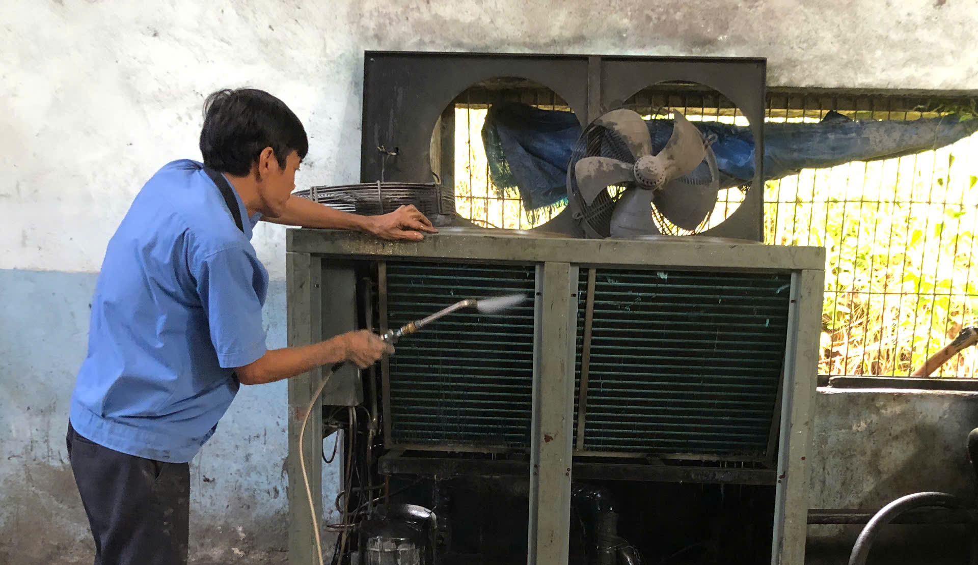 Điện lạnh Huy Phát - Vệ sinh máy lạnh công nghiệp Tân Bình