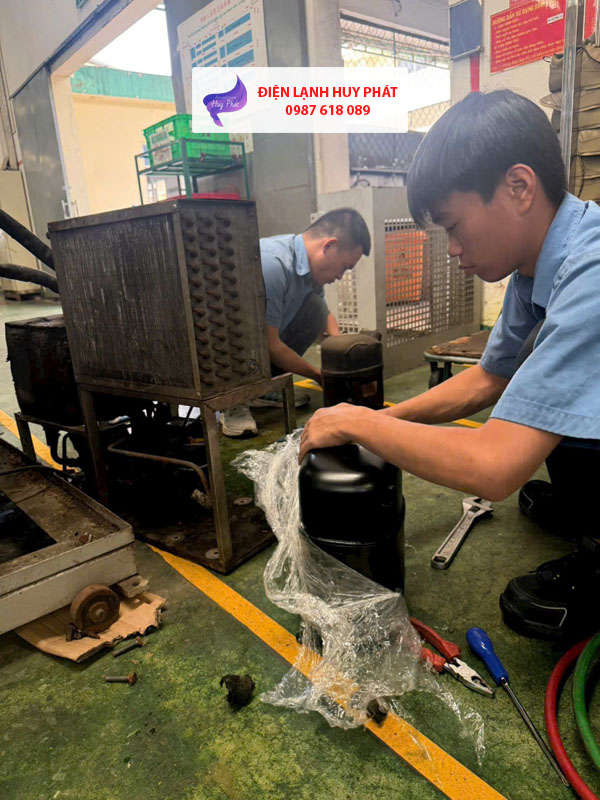 Điện lạnh Huy Phát - Thay block máy lạnh công nghiệp VSIP Bình Dương