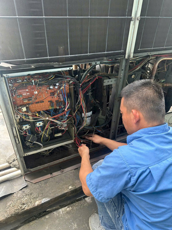 Điện lạnh Huy Phát - Chuyên sửa máy lạnh Multi VRF Bình Dương 