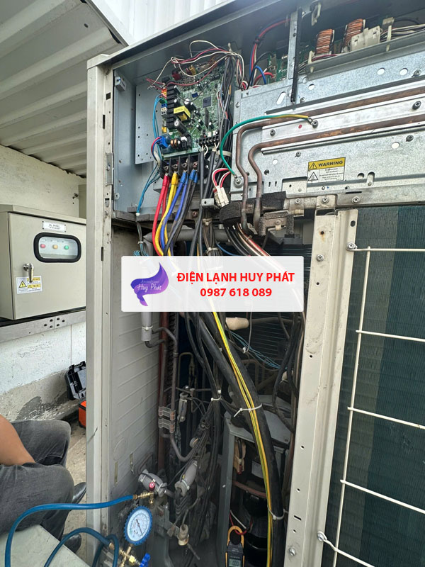 Điện lạnh huy Phát - Sửa máy lạnh VRV Daikin Bình Dương