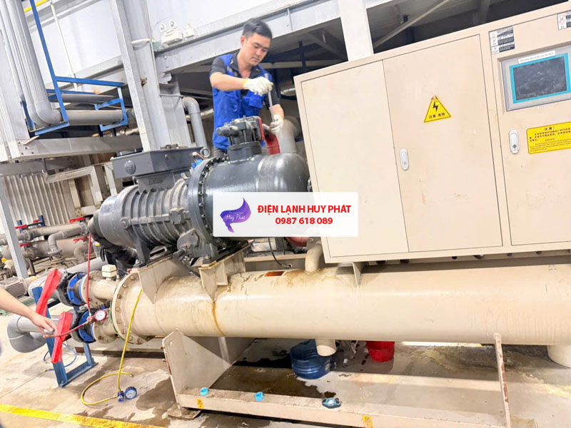 Điện lạnh Huy Phát - Sửa máy chiller công nghiệp Bình Dương