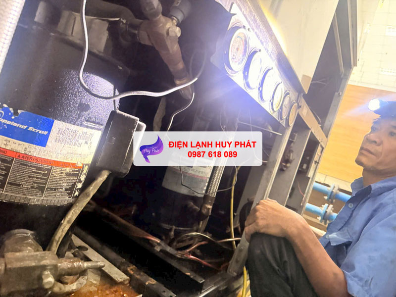 Điện lạnh Huy Phát - Chuyên thay gas máy lạnh công nghiệp VSIP Bình Dương