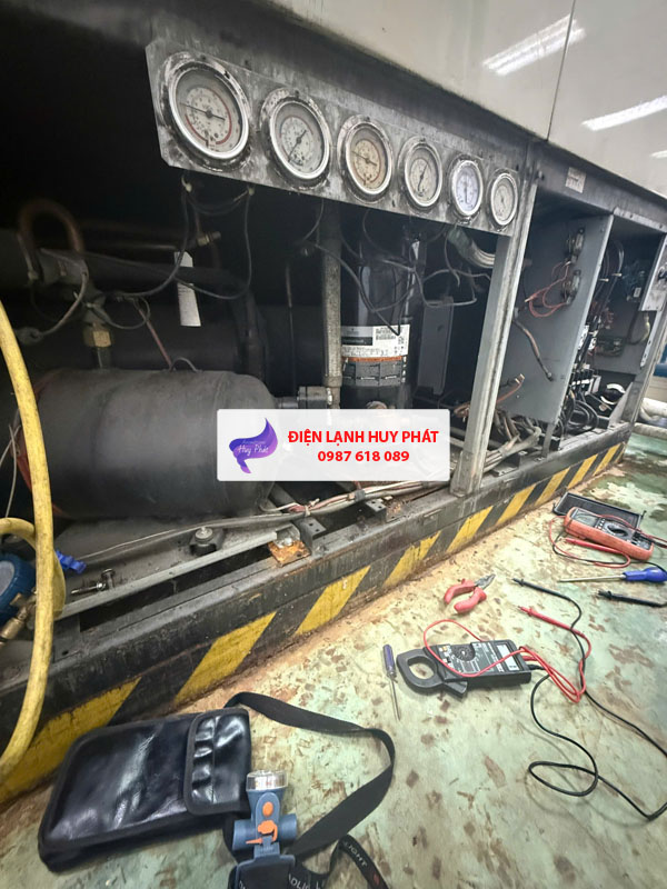 Điện lạnh Huy Phát - Chuyên sửa hệ thống chiller Tân Uyên Bình Dương